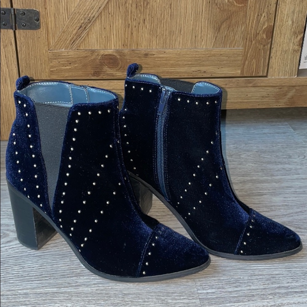 Velvet heeled booties